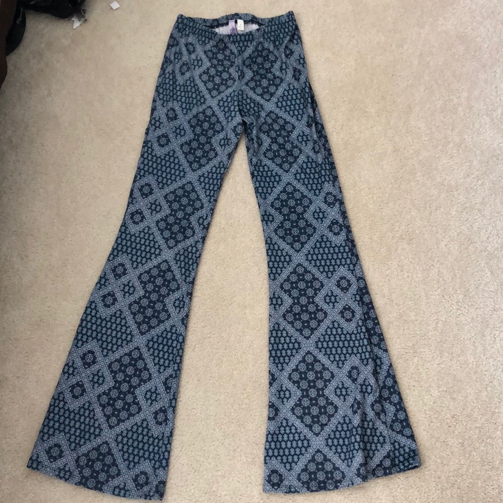 NWOT- High waisted bell bottom pants.